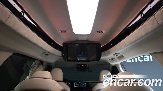 Kia Canival 2023 — photo 33