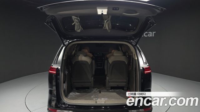 Kia Canival 2023 — photo 35