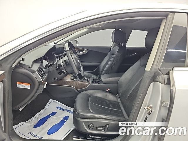 Audi A7 2012 — photo 11