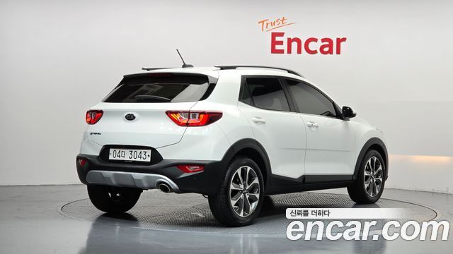 Kia Stonic 2018 — photo 2