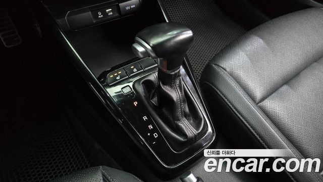 Kia Stonic 2018 — photo 9
