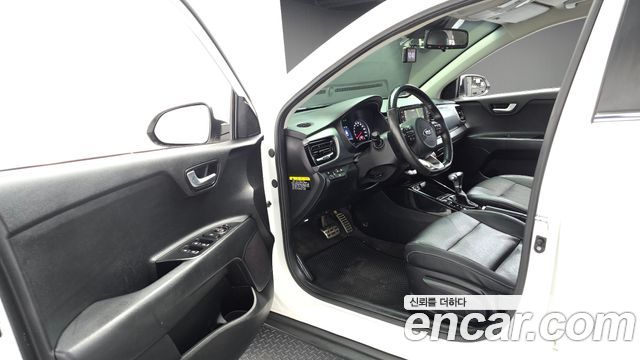 Kia Stonic 2018 — photo 10