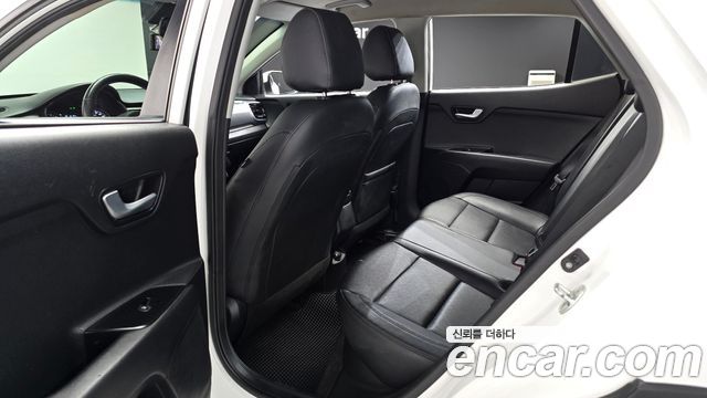 Kia Stonic 2018 — photo 11