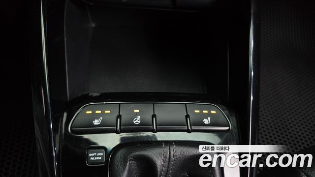 Kia Stonic 2018 — photo 14