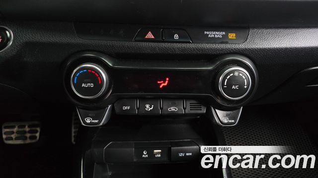 Kia Stonic 2018 — photo 17