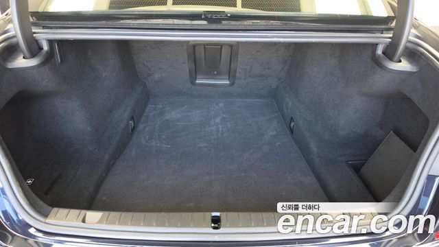 BMW 7-Series 2017 — photo 20