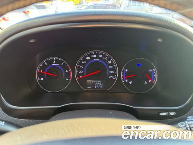 Hyundai Santafe 2012 — photo 11