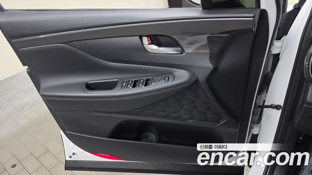 Hyundai Santafe 2023 — photo 14