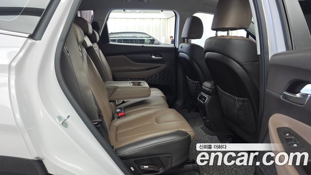 Hyundai Santafe 2021 — photo 18