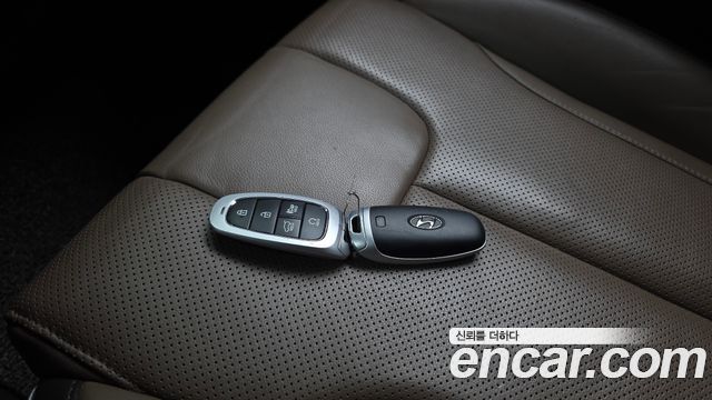 Hyundai Santafe 2021 — photo 16