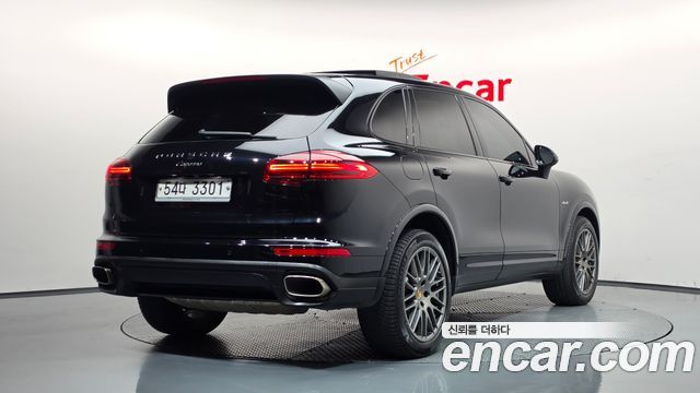 Porsche Cayenne 2017 — photo 2