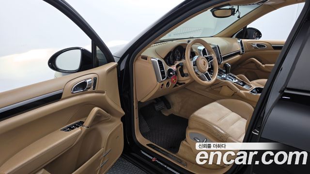 Porsche Cayenne 2017 — photo 10