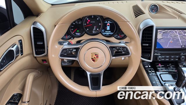 Porsche Cayenne 2017 — photo 13