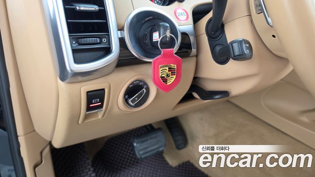 Porsche Cayenne 2017 — photo 20