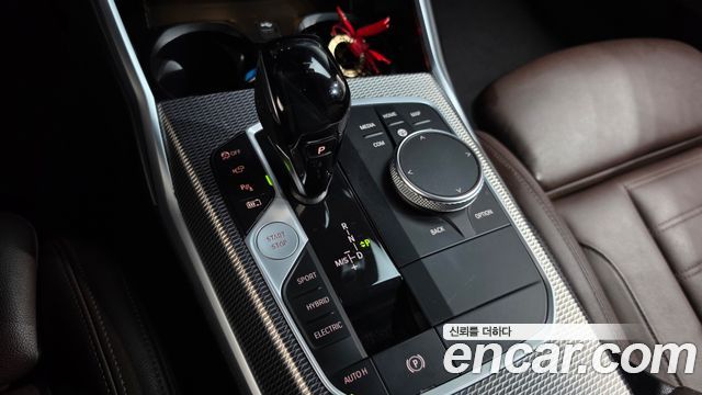 BMW 3-Series 2020 — photo 12