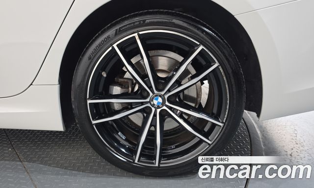 BMW 3-Series 2020 — photo 7