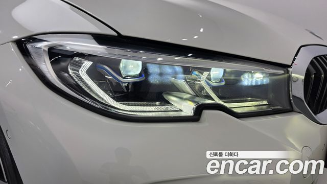 BMW 3-Series 2020 — photo 8