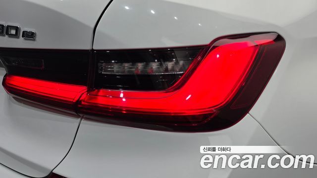 BMW 3-Series 2020 — photo 9