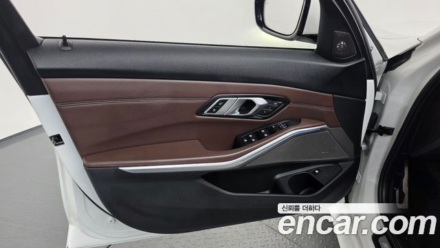 BMW 3-Series 2020 — photo 14