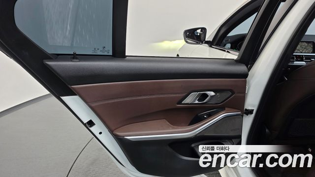 BMW 3-Series 2020 — photo 15