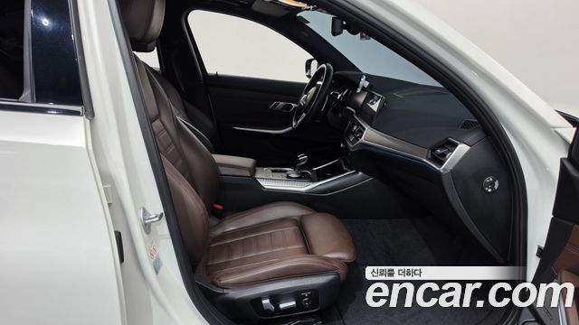 BMW 3-Series 2020 — photo 16