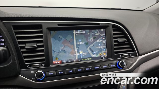 Hyundai AVANTE 2017 — photo 15