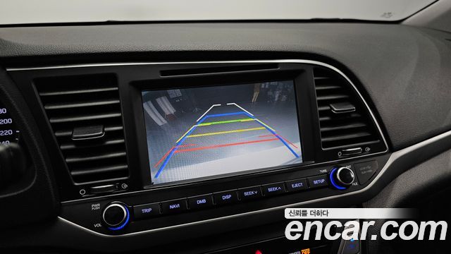 Hyundai AVANTE 2017 — photo 16