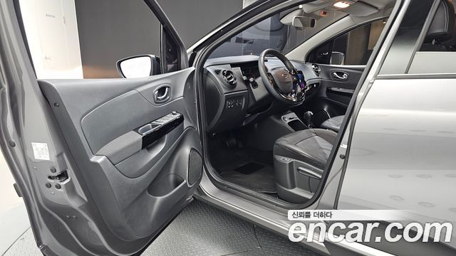Renault Korea QM3 2016 — photo 13