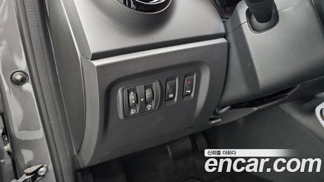 Renault Korea QM3 2016 — photo 27