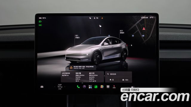Tesla Model Y 2025 — photo 11