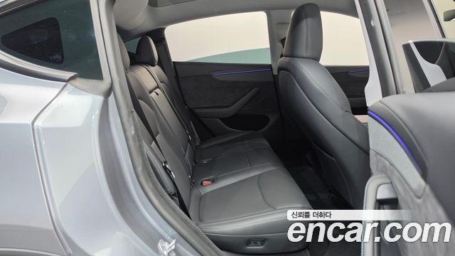 Tesla Model Y 2025 — photo 17