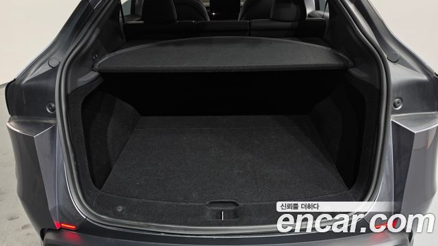 Tesla Model Y 2025 — photo 23