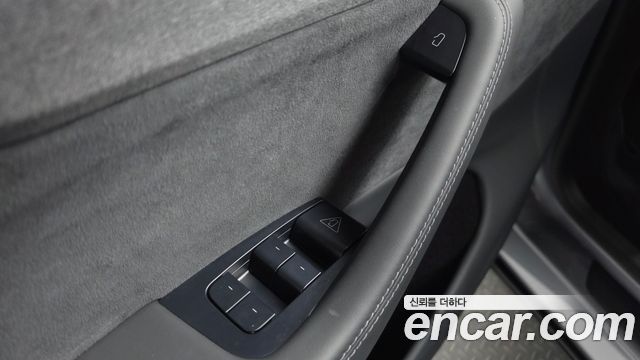 Tesla Model Y 2025 — photo 26
