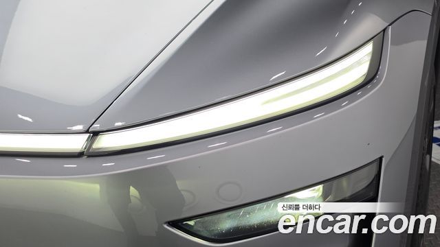 Tesla Model Y 2025 — photo 8