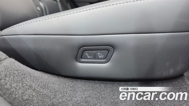 Tesla Model Y 2025 — photo 35