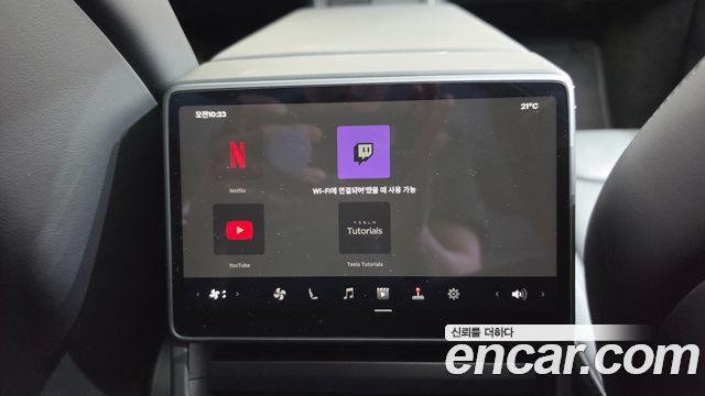Tesla Model Y 2025 — photo 36