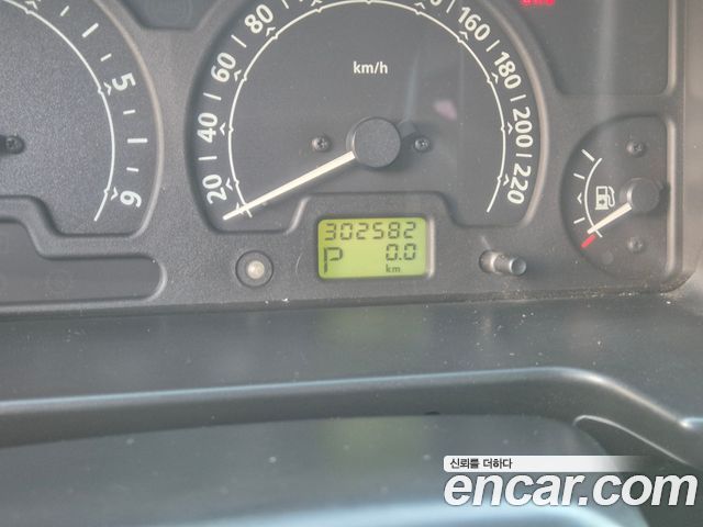 Land Rover Discovery 2004 — photo 9
