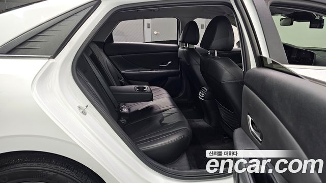 Hyundai AVANTE 2023 — photo 17