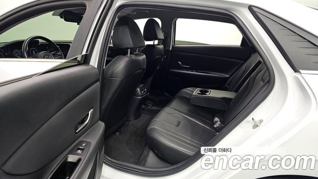 Hyundai AVANTE 2023 — photo 18