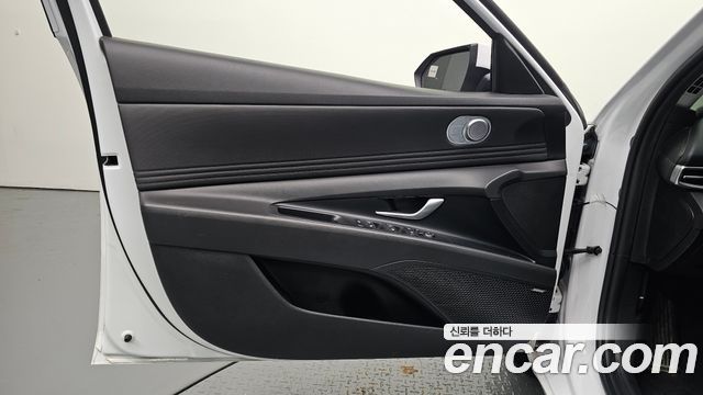 Hyundai AVANTE 2023 — photo 25