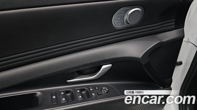 Hyundai AVANTE 2023 — photo 14