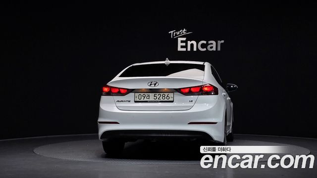 Hyundai AVANTE 2018 — photo 4
