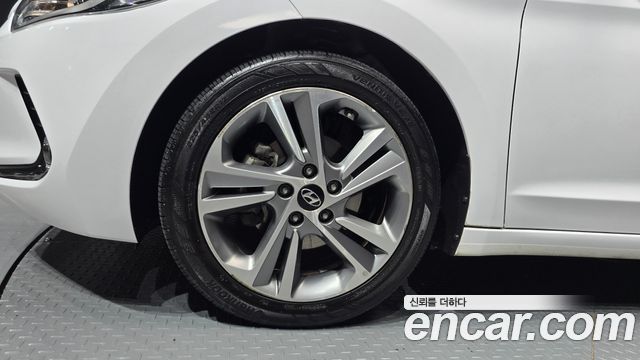 Hyundai AVANTE 2018 — photo 5