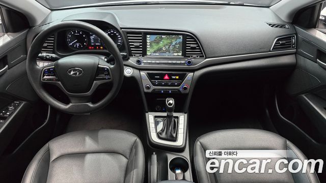 Hyundai AVANTE 2018 — photo 10