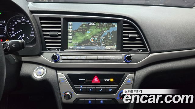 Hyundai AVANTE 2018 — photo 20