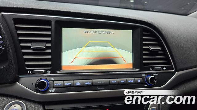 Hyundai AVANTE 2018 — photo 21