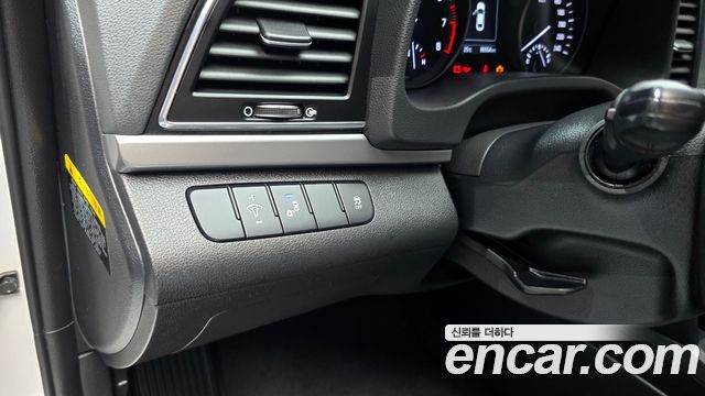 Hyundai AVANTE 2018 — photo 23
