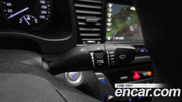 Hyundai AVANTE 2018 — photo 25