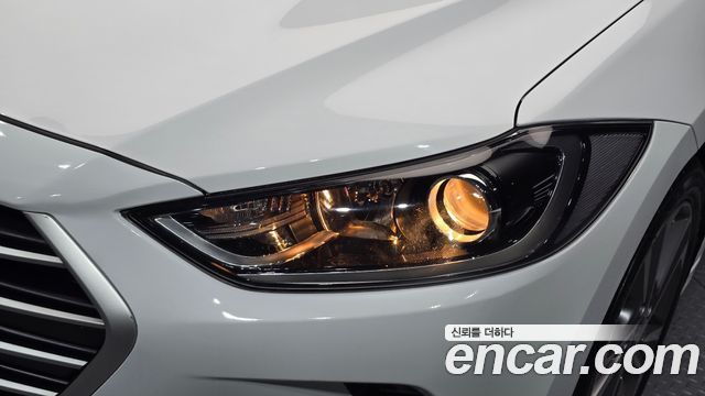 Hyundai AVANTE 2018 — photo 8