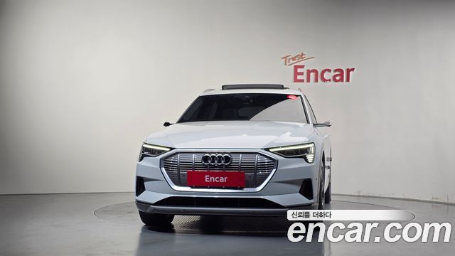 Audi e-tron 2022 — photo 3